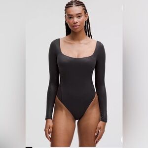 Wundermost Ultra-Soft Nulu Square-Neck Long-Sleeve Bodysuit
Shine Size S